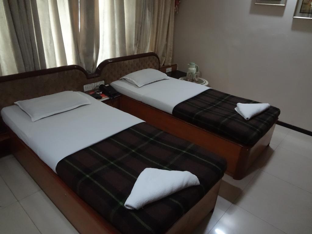 Hotel Ashwin Mumbai Dış mekan fotoğraf